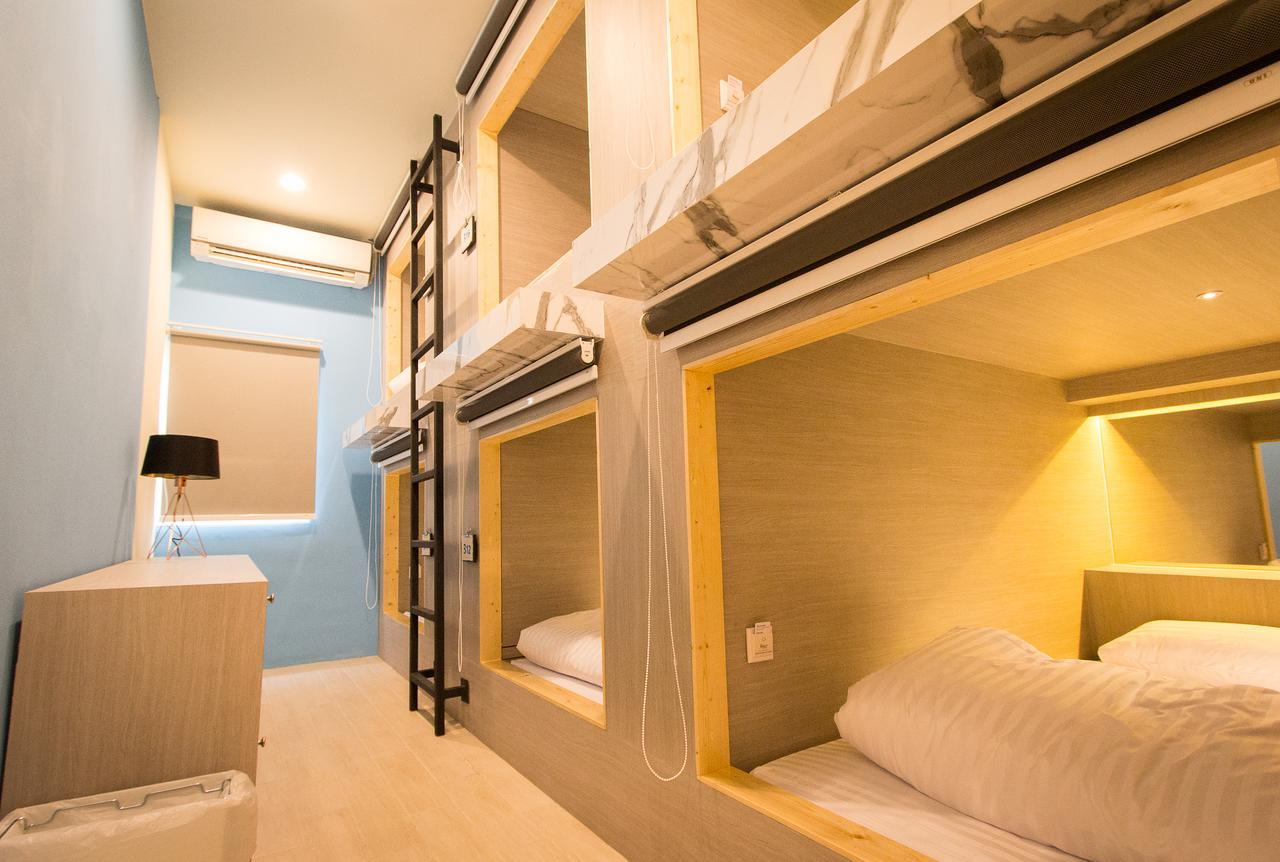 Lazy Sunday Hostel Bangkok Buitenkant foto