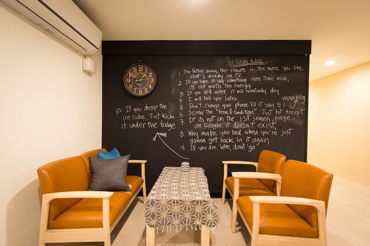 Lazy Sunday Hostel Bangkok Buitenkant foto